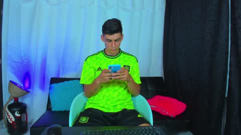 MAX     online show from January 27, 2025, 7:14 am