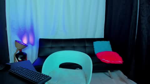 MAX     online show from February 25, 2025, 10:04 am