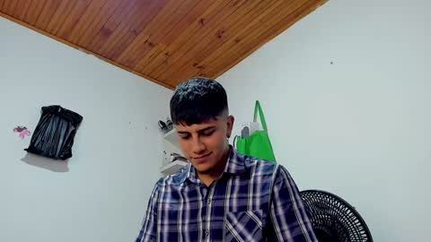 Snapshot of maxbigcock2025 chatting on December 21, 2024, 12:16 pm Max online show from December 21, 2024, 12:16 pm