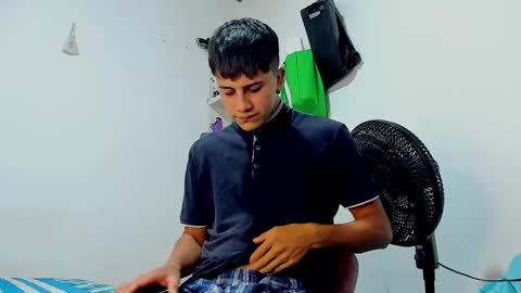 Snapshot of maxbigcock2025 chatting on February 14, 2025, 11:42 am Max online show from February 14, 2025, 11:42 am