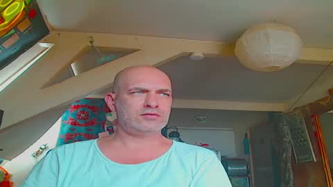 Snapshot of maxhardcore77 chatting on June 17, 2026, 9:23 am maxhardcore77 online show from June 17, 2026, 9:23 am