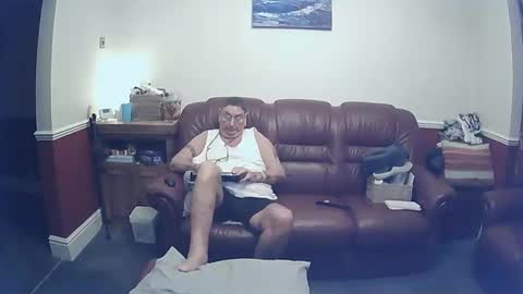 MAX online show from December 25, 2024, 8:39 pm