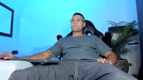 MAXI      online show from January 8, 2026, 8:33 pm