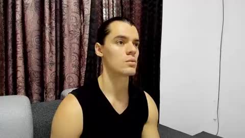 Snapshot of maxi_styles chatting on June 12, 2026, 7:13 pm Alex online show from June 12, 2026, 7:13 pm
