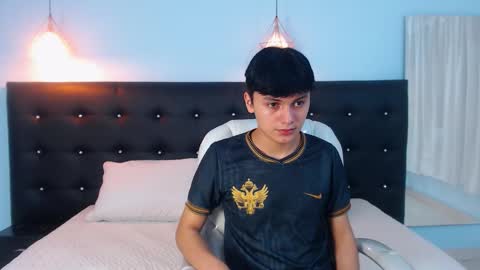 Snapshot of maxii18_ chatting on October 16, 2025, 1:34 pm -- -- online show from October 16, 2025, 1:34 pm