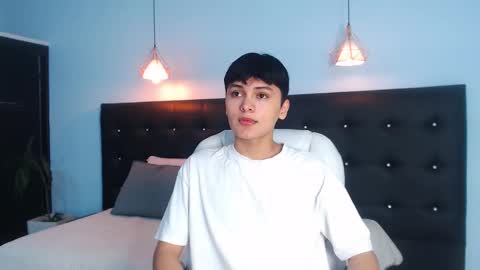 Snapshot of maxii18_ chatting on October 17, 2025, 11:57 am -- -- online show from October 17, 2025, 11:57 am