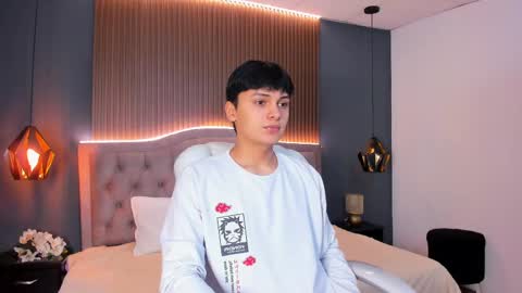 Snapshot of maxii18_ chatting on October 18, 2025, 12:06 pm -- -- online show from October 18, 2025, 12:06 pm