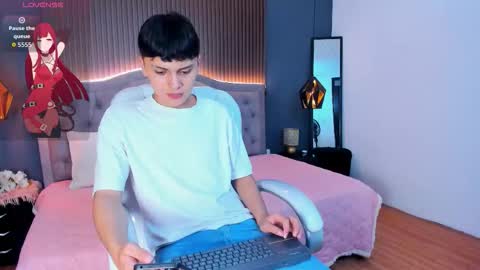 Snapshot of maxii18_ chatting on October 31, 2025, 7:04 pm -- -- online show from October 31, 2025, 7:04 pm