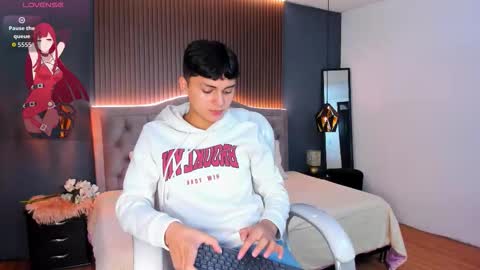 Snapshot of maxii18_ chatting on November 3, 2025, 6:53 pm -- -- online show from November 3, 2025, 6:53 pm