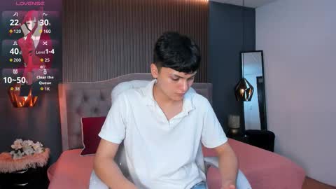 Snapshot of maxii18_ chatting on November 5, 2025, 7:47 pm -- -- online show from November 5, 2025, 7:47 pm