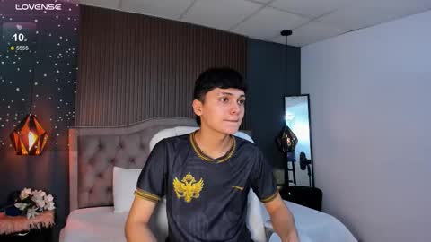 Snapshot of maxii18_ chatting on November 10, 2025, 7:13 pm -- -- online show from November 10, 2025, 7:13 pm