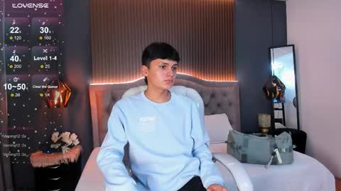 Snapshot of maxii18_ chatting on November 11, 2025, 7:14 pm -- -- online show from November 11, 2025, 7:14 pm