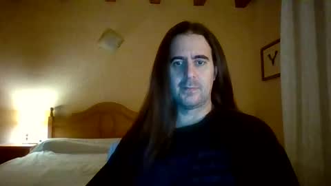 Snapshot of maxim_moment chatting on May 10, 2026, 9:42 pm Maxim online show from May 10, 2026, 9:42 pm