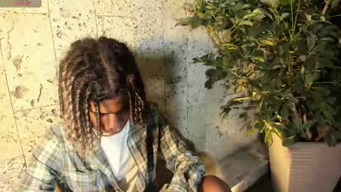 maxim online show from March 8, 2025, 3:17 am