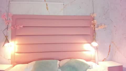 maxim online show from September 15, 2025, 2:22 am