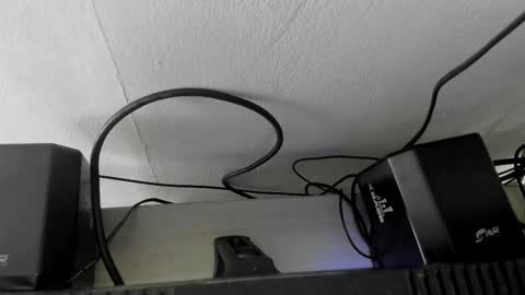 Snapshot of maximiliano_khalil chatting on November 3, 2025, 7:59 pm Maximiliano online show from November 3, 2025, 7:59 pm