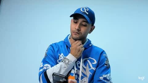 Snapshot of maximo004 chatting on February 7, 2026, 10:02 pm Maximo online show from February 7, 2026, 10:02 pm