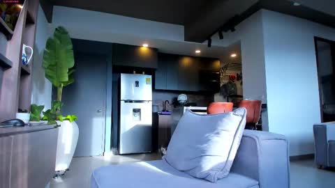 maximo_and_marcelo online show from November 20, 2025, 12:05 pm