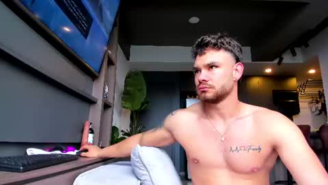 maximo_and_marcelo online show from July 28, 2026, 12:01 pm