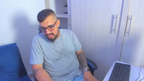 Snapshot of maximo_garcia75 chatting on December 2, 2025, 5:19 pm maximo_garcia75 online show from December 2, 2025, 5:19 pm