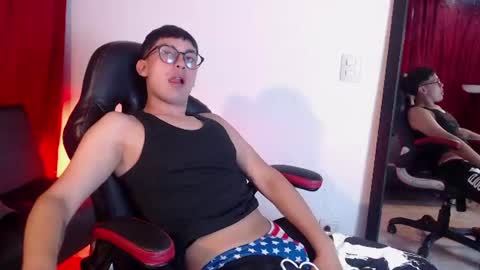 Snapshot of maximo_lux chatting on July 22, 2026, 11:35 am Maximo online show from July 22, 2026, 11:35 am