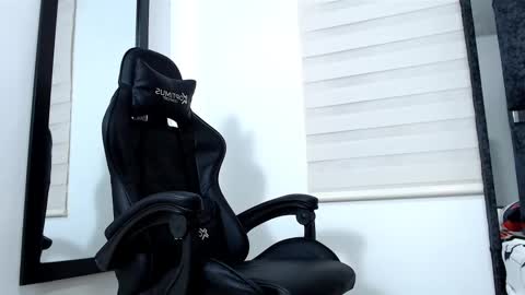 Maximo Sebastian online show from March 10, 2025, 8:26 am