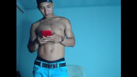 Maximo Aron Vega online show from December 13, 2024, 8:15 pm