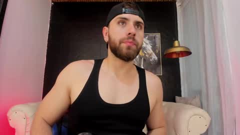 Snapshot of maximo_wolf1 chatting on October 6, 2025, 8:06 pm Maximo Wolf online show from October 6, 2025, 8:06 pm