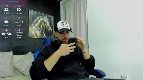 Snapshot of maximo_wolf1 chatting on November 1, 2025, 8:22 pm Maximo Wolf online show from November 1, 2025, 8:22 pm