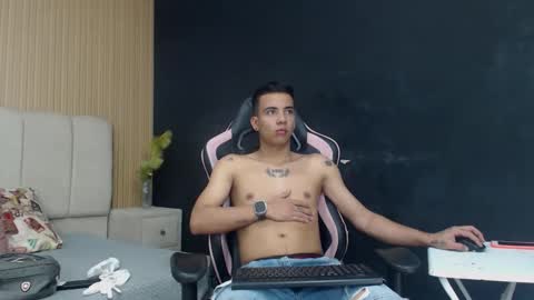 Snapshot of maximogray chatting on January 15, 2026, 7:50 pm MaximoGray online show from January 15, 2026, 7:50 pm