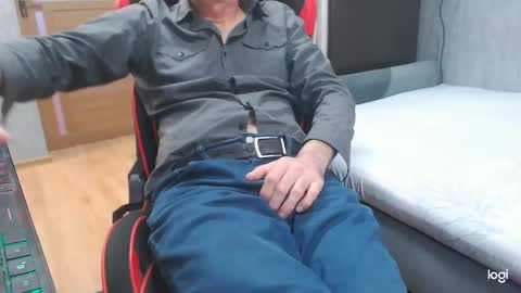Snapshot of maximus3334 chatting on March 27, 2026, 12:16 pm maximus3334 online show from March 27, 2026, 12:16 pm