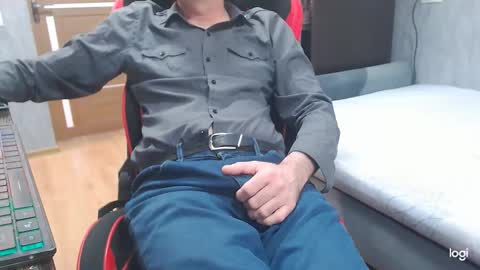 Snapshot of maximus3334 chatting on March 30, 2026, 10:27 am maximus3334 online show from March 30, 2026, 10:27 am