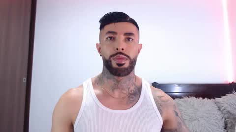 Independent Model online show from January 18, 2026, 4:05 am