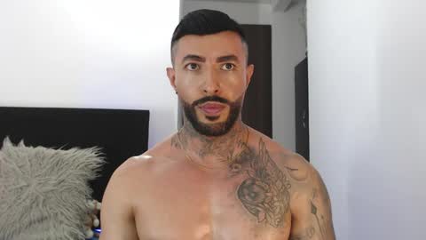 Independent Model online show from May 18, 2026, 4:07 am