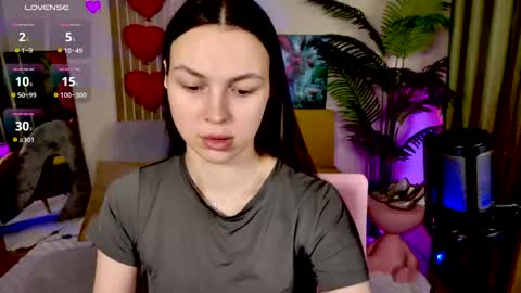 MaxinCarroll online show from May 13, 2026, 8:44 am