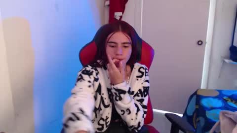 maxinesex_ online show from January 5, 2026, 5:27 pm