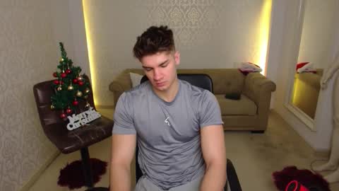 Snapshot of maxkaiden chatting on December 18, 2025, 5:57 am MaxKaiden online show from December 18, 2025, 5:57 am