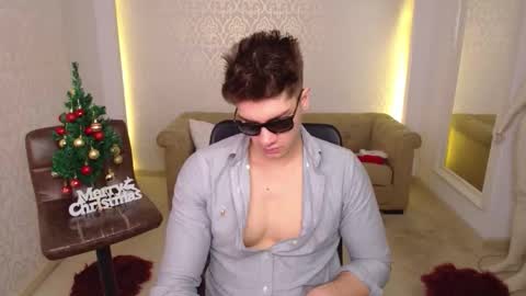 Snapshot of maxkaiden chatting on December 21, 2025, 5:36 am MaxKaiden online show from December 21, 2025, 5:36 am