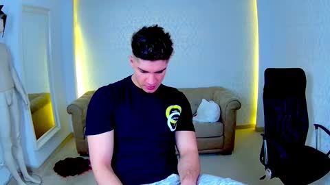 Snapshot of maxkaiden chatting on February 13, 2026, 6:09 am MaxKaiden online show from February 13, 2026, 6:09 am