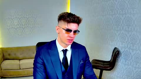 Snapshot of maxkaiden chatting on February 14, 2026, 6:54 am MaxKaiden online show from February 14, 2026, 6:54 am