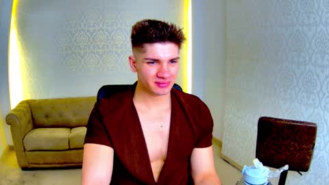 Snapshot of maxkaiden chatting on February 27, 2026, 6:02 am MaxKaiden online show from February 27, 2026, 6:02 am