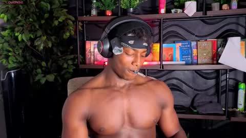 Snapshot of maxmuscle10 chatting on February 1, 2026, 10:03 am Maxmuscle10 online show from February 1, 2026, 10:03 am