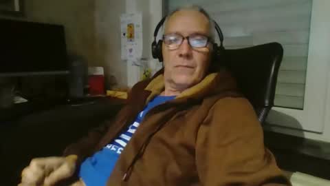 Snapshot of maxou569 chatting on January 8, 2026, 12:51 pm maxou569 online show from January 8, 2026, 12:51 pm