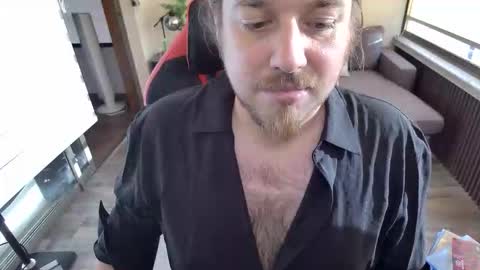 Max online show from February 25, 2026, 10:19 pm