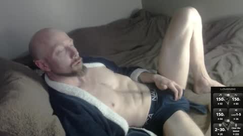 Snapshot of maxrouger chatting on March 14, 2026, 10:26 pm MaxRouger online show from March 14, 2026, 10:26 pm