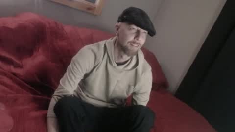 Snapshot of maxrouger chatting on April 11, 2026, 7:45 am MaxRouger online show from April 11, 2026, 7:45 am