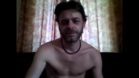 Snapshot of maxthewolf chatting on June 1, 2026, 9:27 pm MaxTheWolf online show from June 1, 2026, 9:27 pm