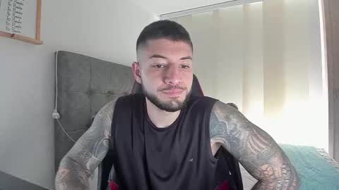 Snapshot of maxvibe_ chatting on November 5, 2025, 7:03 pm maxvibe_ online show from November 5, 2025, 7:03 pm