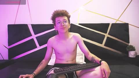 Snapshot of maxwell_sexwm chatting on January 22, 2025, 6:10 am maxwell_sexwm online show from January 22, 2025, 6:10 am