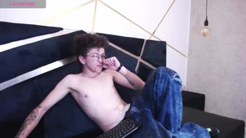 Snapshot of maxwell_sexwm chatting on February 2, 2025, 3:21 am maxwell_sexwm online show from February 2, 2025, 3:21 am